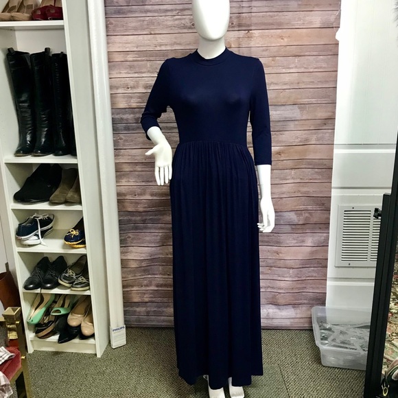 Mock Neck pleated Maxi Dress PRICE FIRM - Picture 6 of 7